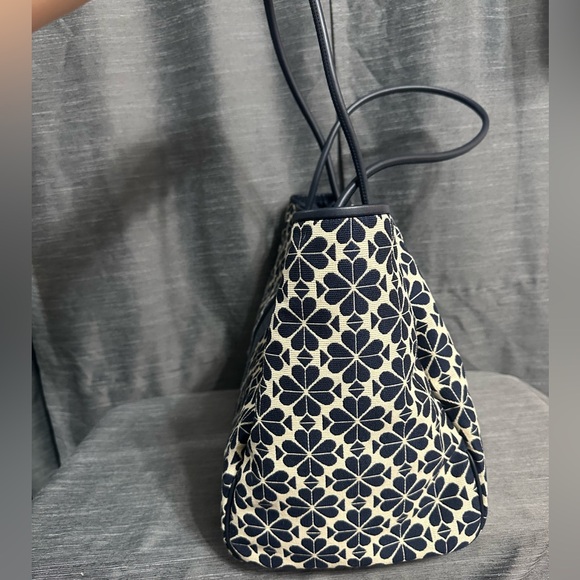 Kate Spade Large Tote in Jacquard and Blue Spade Florwer - Picture 3 of 7